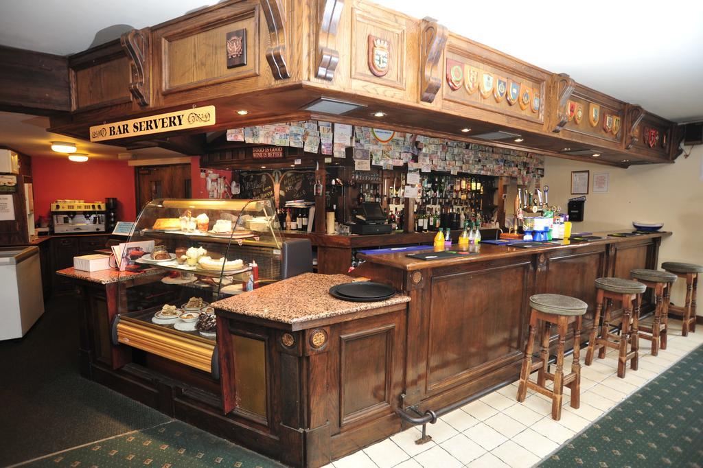 Oaklands Lodge Hotel Saint Saviour Esterno foto