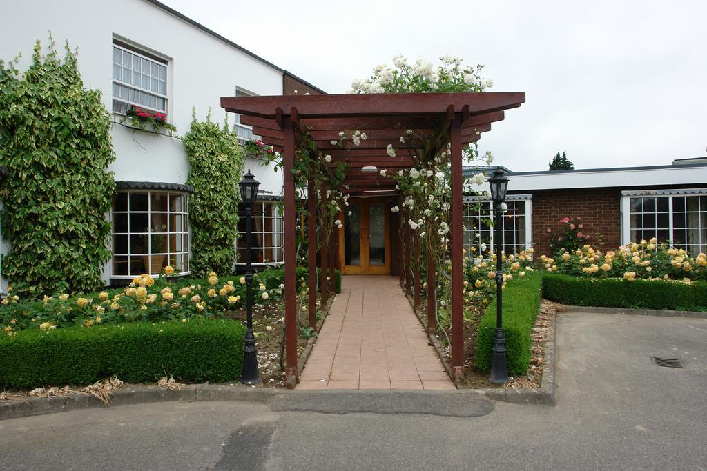 Oaklands Lodge Hotel Saint Saviour Esterno foto