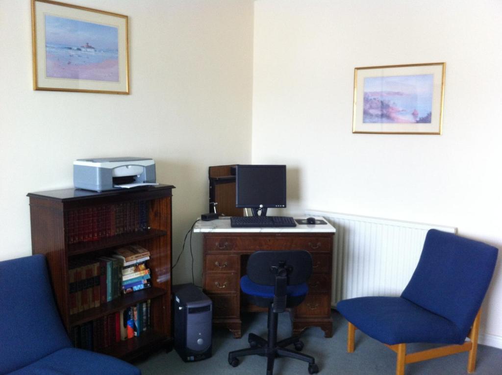 Oaklands Lodge Hotel Saint Saviour Esterno foto